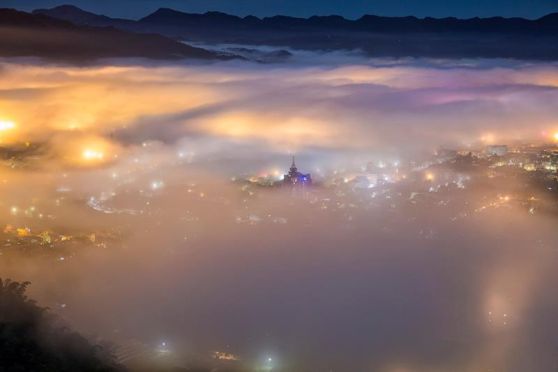 琉璃雲海埔里101_魏志瑋攝