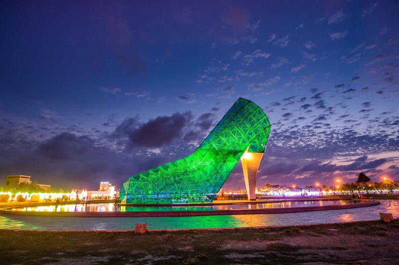 高跟鞋教堂夕陽