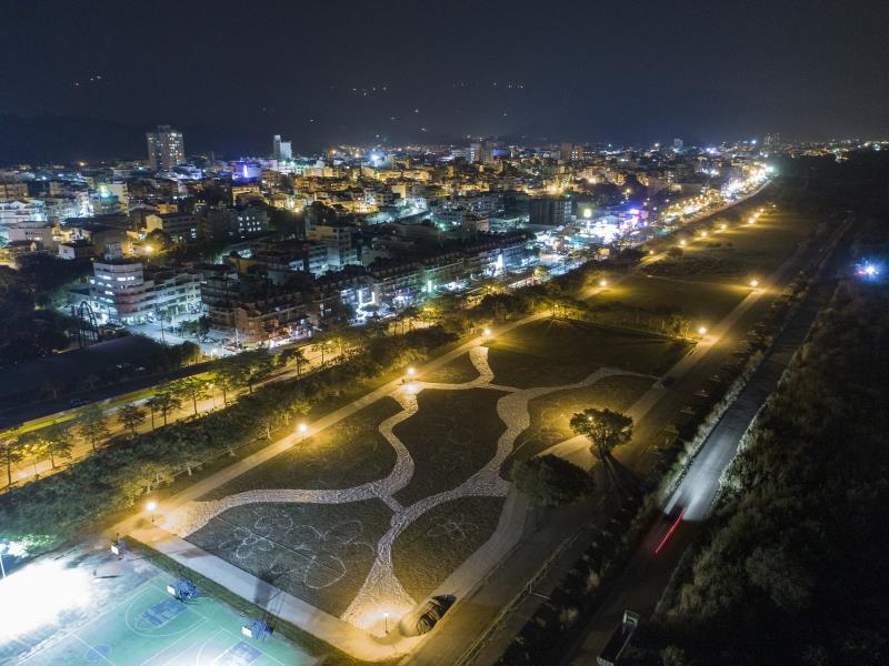 東勢河濱公園及小鎮夜